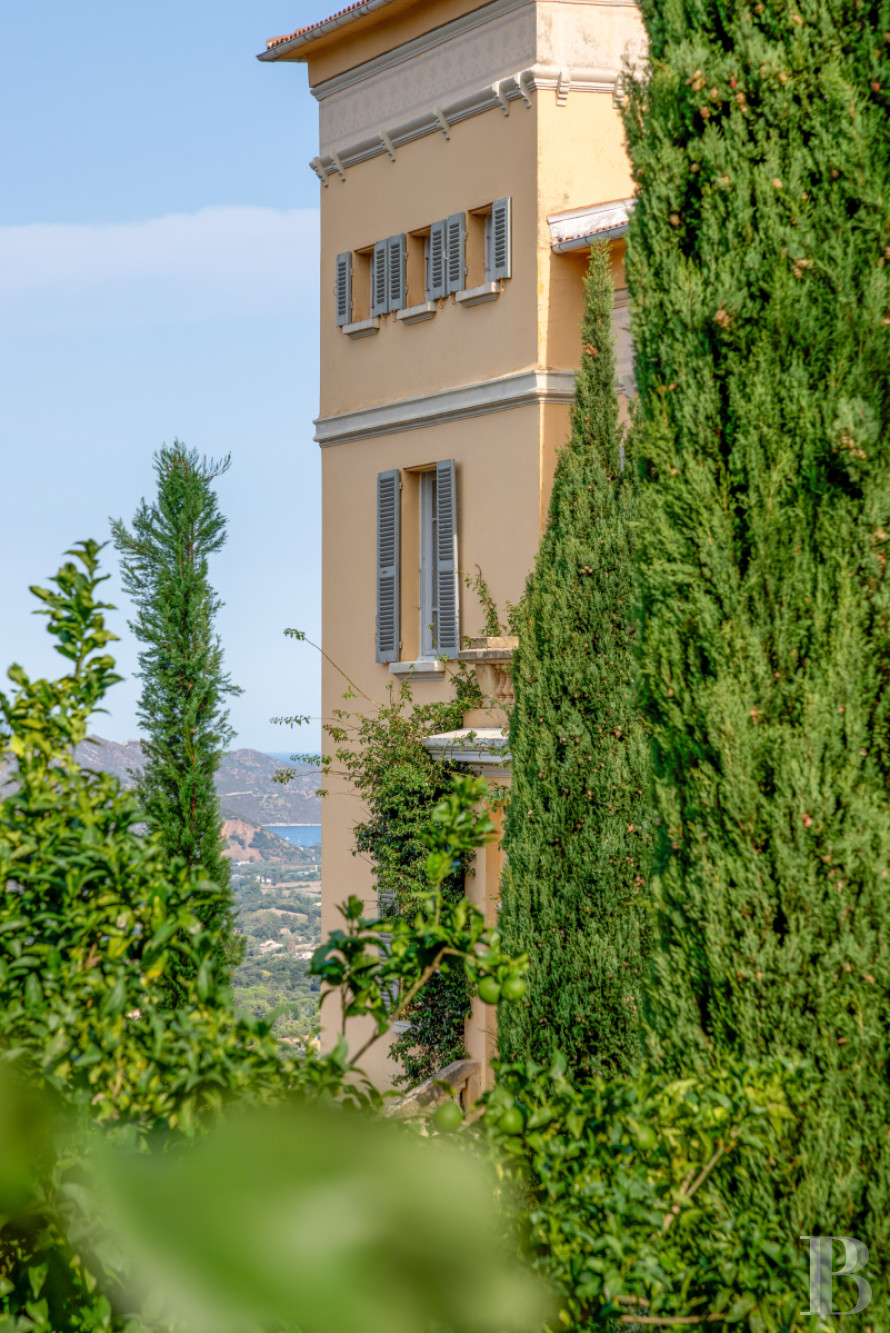 En Haute-Corse,  une villa du 19e siècle élevée en belvédère au cœur du village d’Oletta - photo  n°30